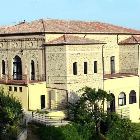 Casale Montemoro - Private Pool & Garden | Sleeps 10 - Happy Rentals *