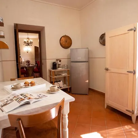 Casale Montemoro - Private Pool & Garden | Sleeps 10 - Happy Rentals *