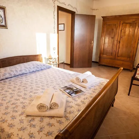 Willa Casale Montemoro - Private Pool & Garden | Sleeps 10 - Happy Rentals *